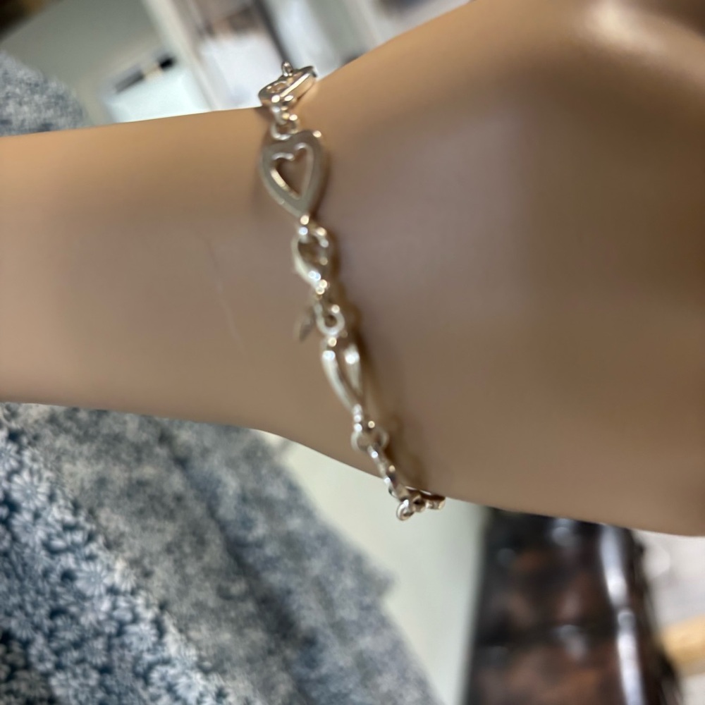 ❤️Vintage Avon “Mom” Gold & Silver Heart Bracelet - Picture 3 of 5